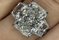 the-unsung-heroes-of-sparkle-a-deep-dive-into-trapezoid-cut-diamonds